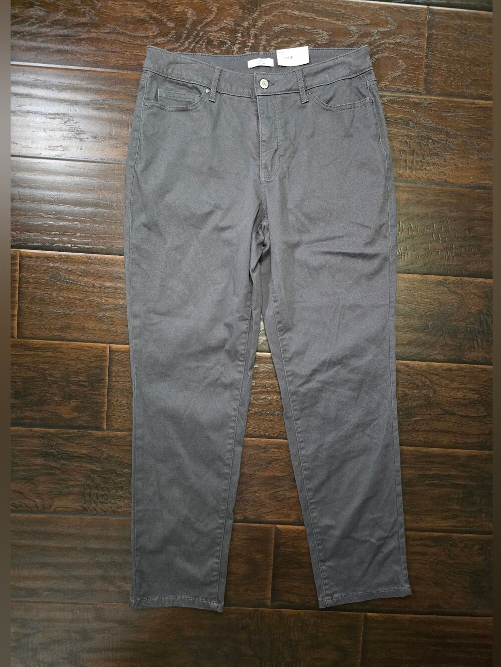NWT Croft & Barrow Womens Grey Mid-Rise Straight Capri Pants Size 12